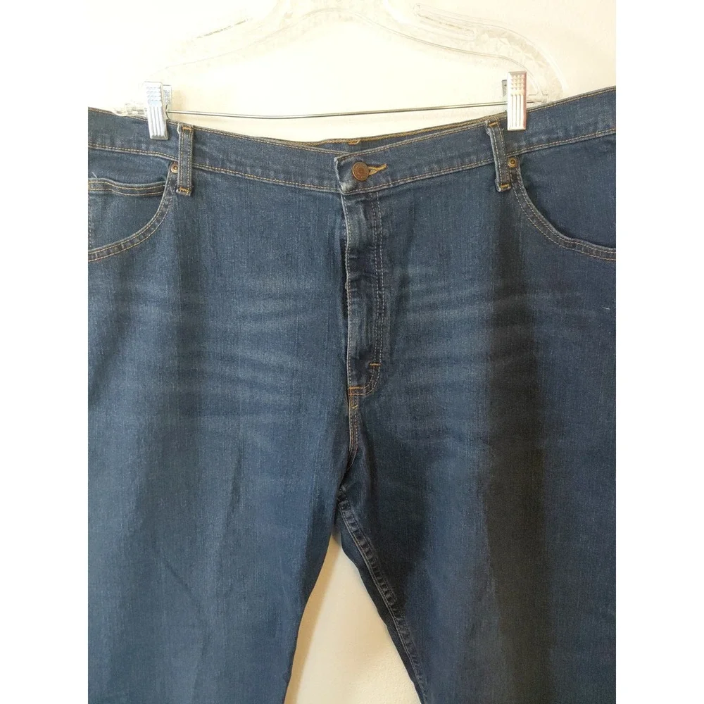 Wrangler Premium Quality Men's Straight Fit Dark Wash Stretch Denim Jeans 42x30
